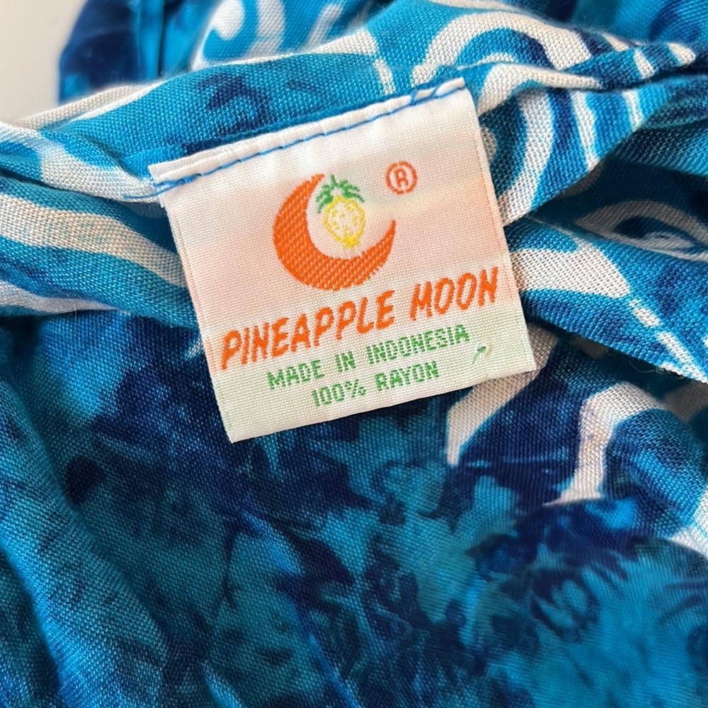 Pineapple Moon Turtles & Dolphins Sarong - Picture 3 of 6